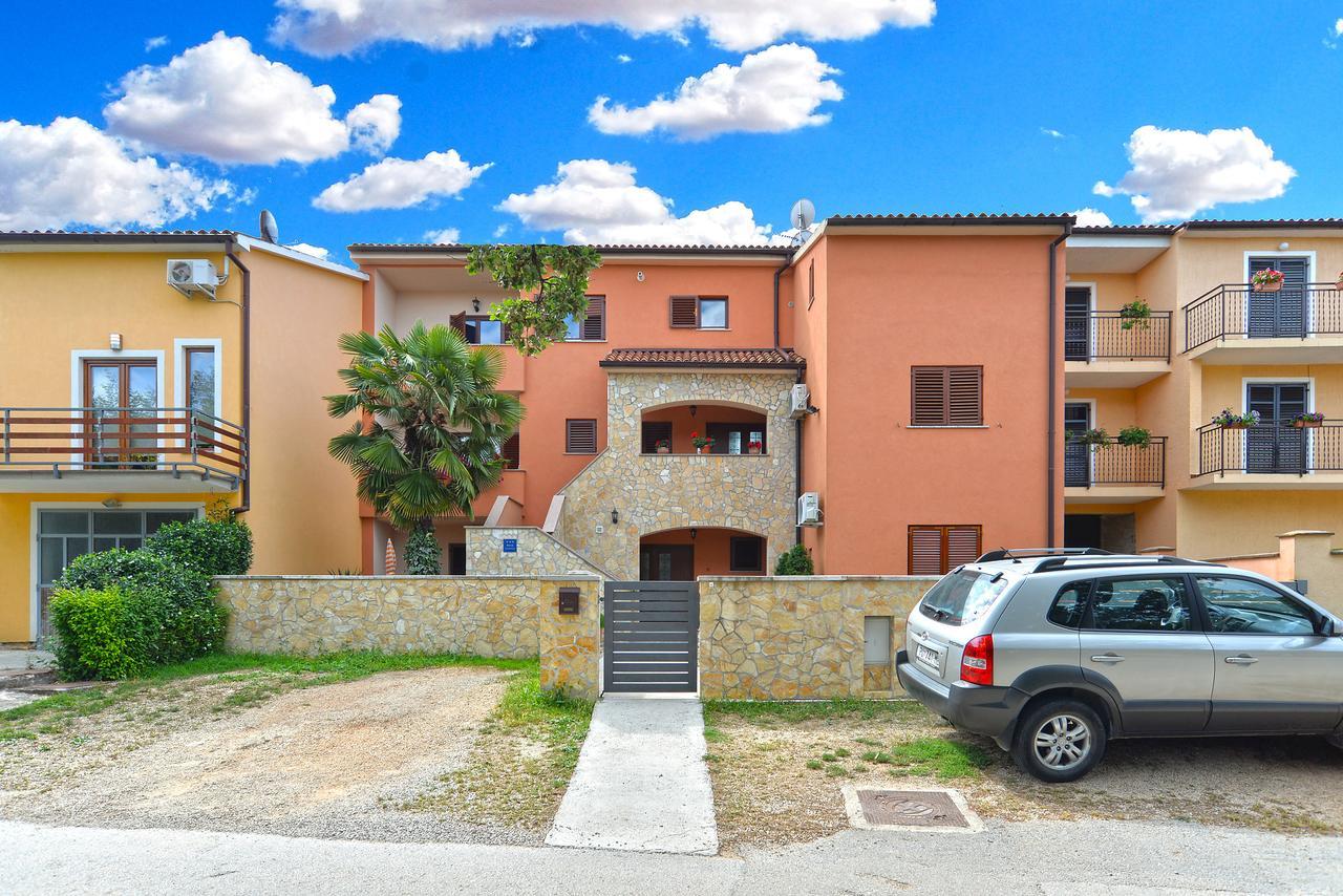 Apartment Puzar 295 Štinjan Exterior foto